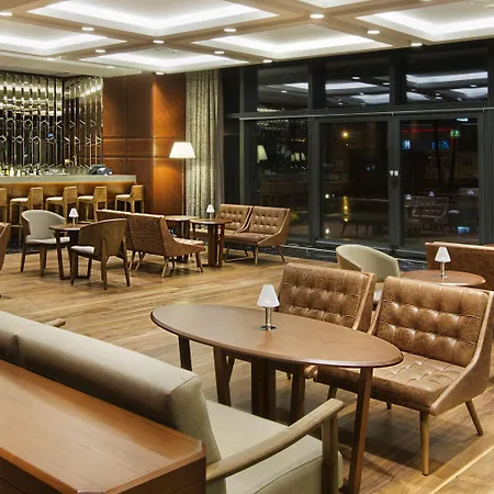 伊斯坦布尔阿弗希拉尔希尔顿逸林酒店 酒店